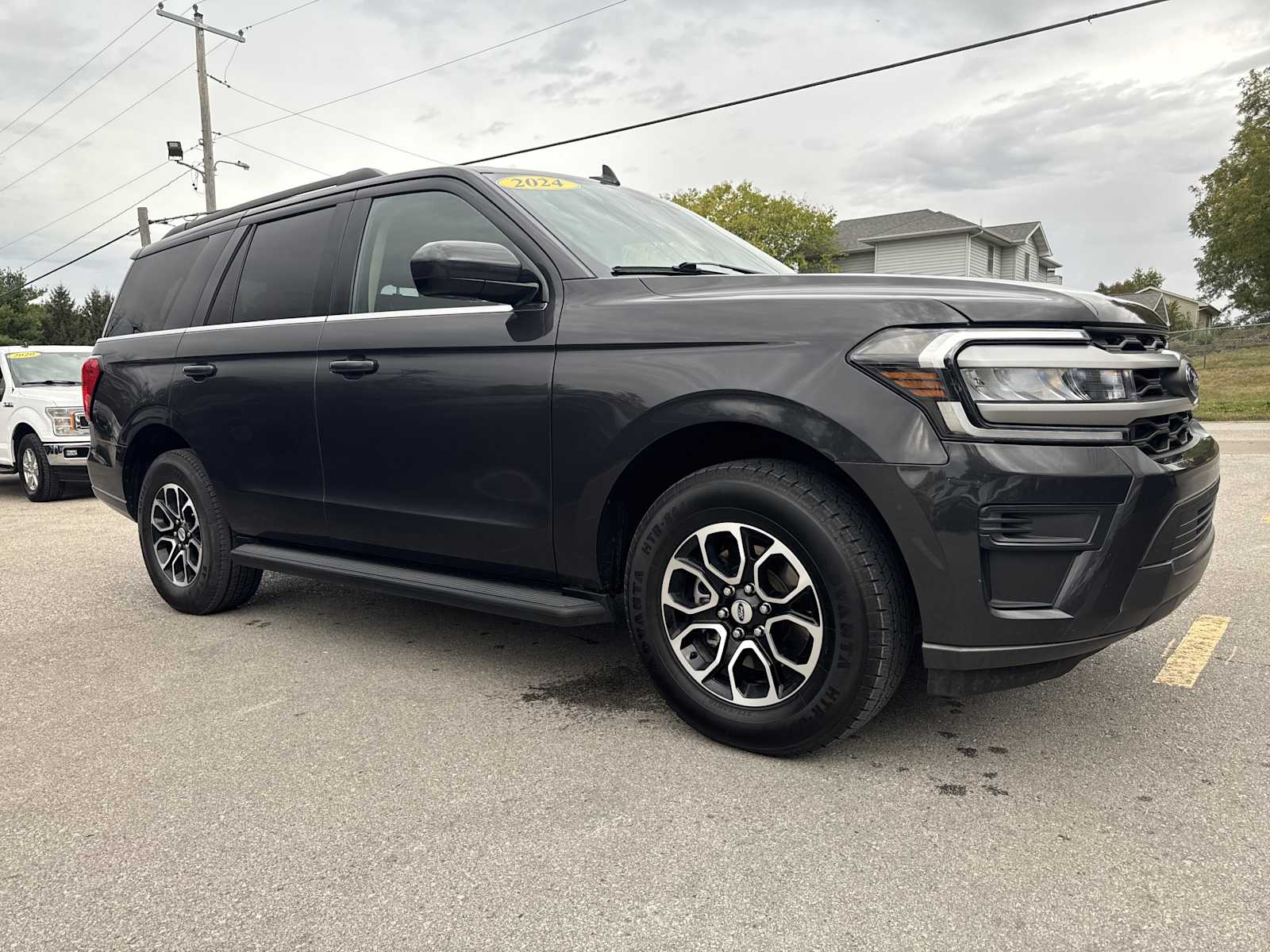 2024 Ford Expedition XLT photo 3