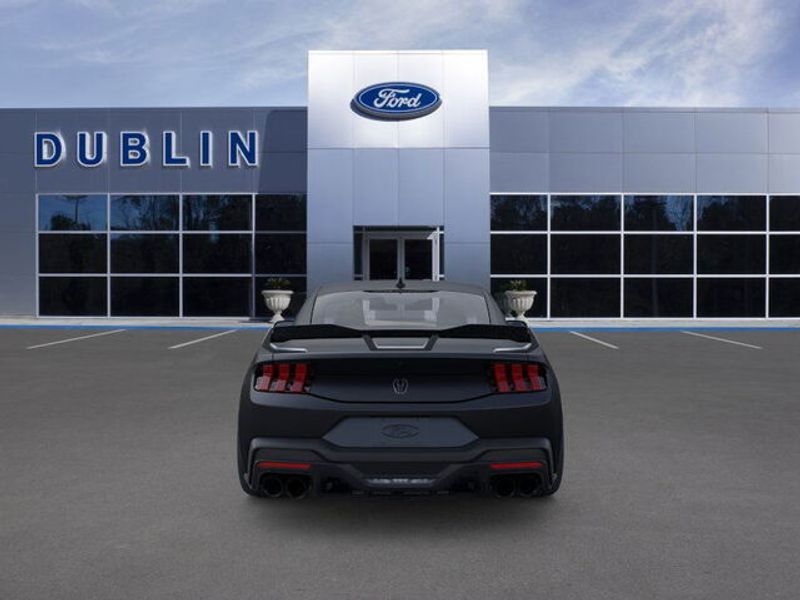 2025 Ford Mustang Dark Horse Premium photo 2