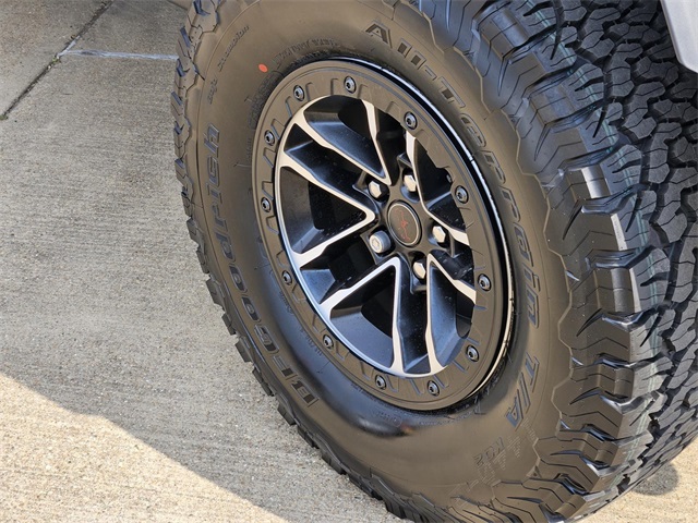 2025 Jeep Wrangler Rubicon X photo 6