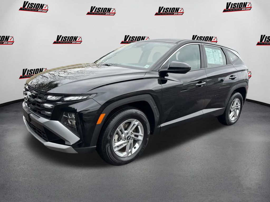 2025 Hyundai Tucson SE's photo