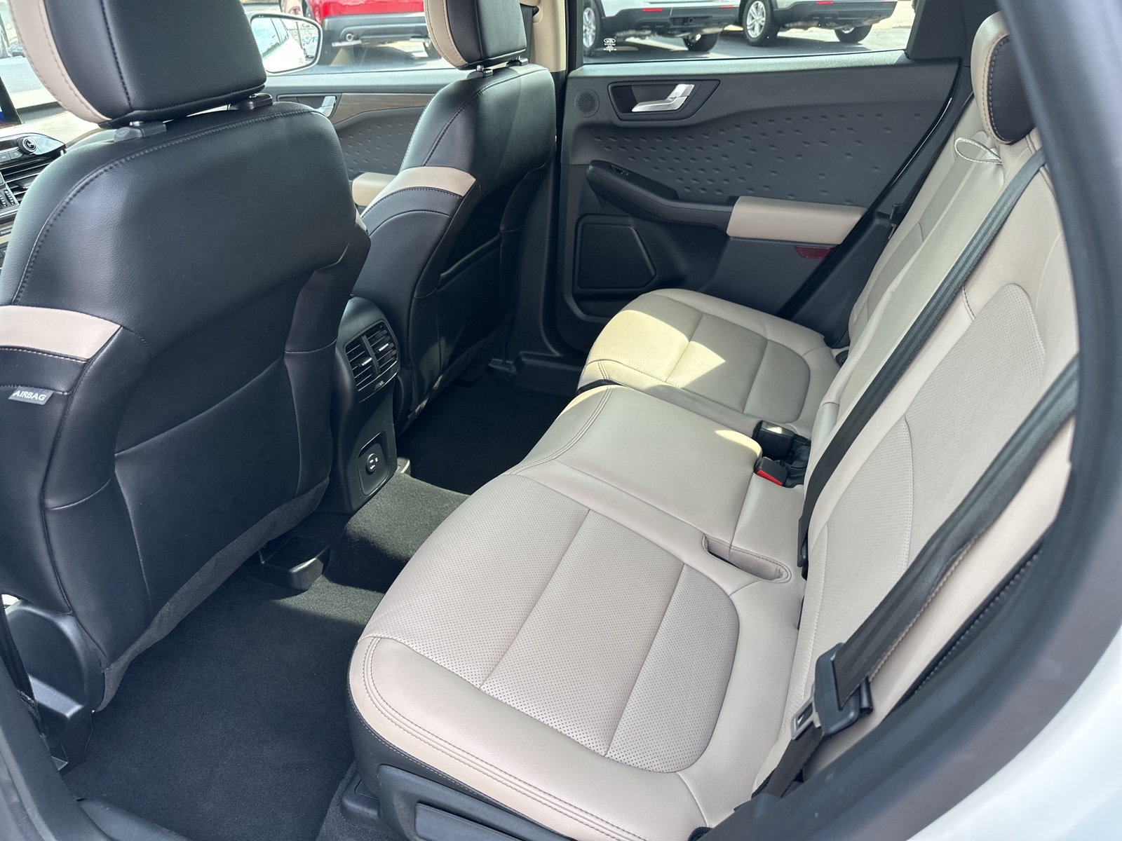 2020 Ford Escape Titanium Hybrid photo 5