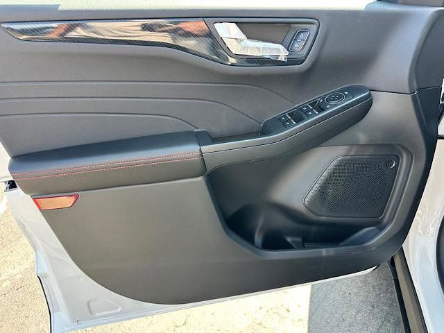 2025 Ford Escape ST-Line photo 10