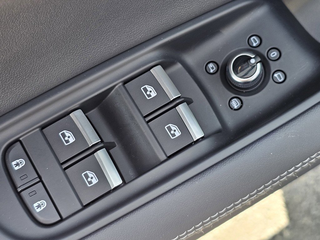 2025 Audi Q7 45 Premium Plus photo 24
