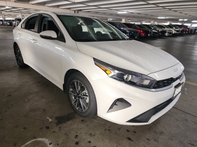 2024 Kia Forte LXS's photo