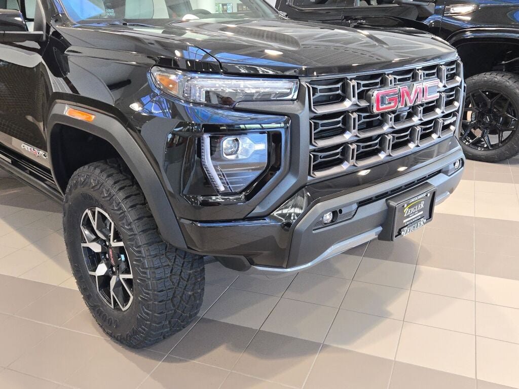 2026 Gmc Canyon AT4X photo 2