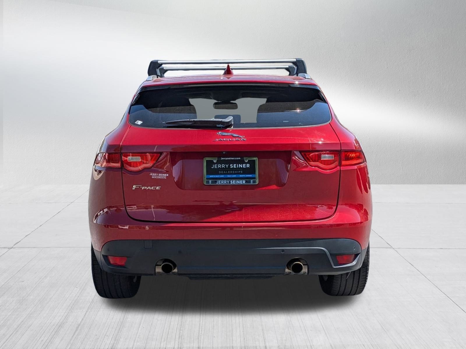 2018 Jaguar F-PACE Prestige photo 4