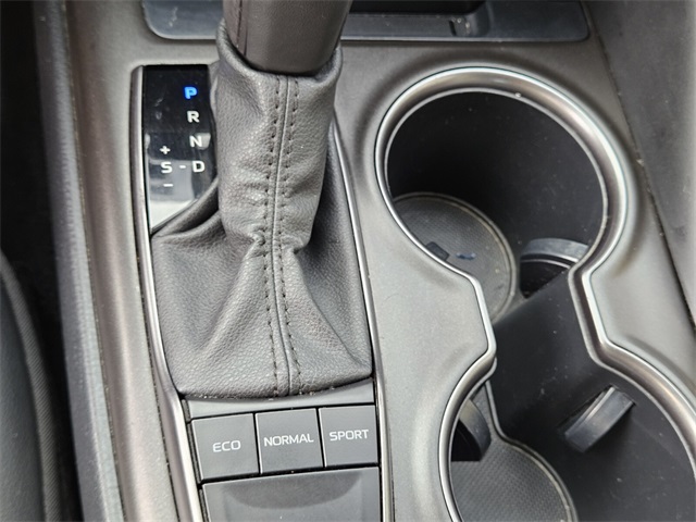2023 Toyota Camry SE photo 19