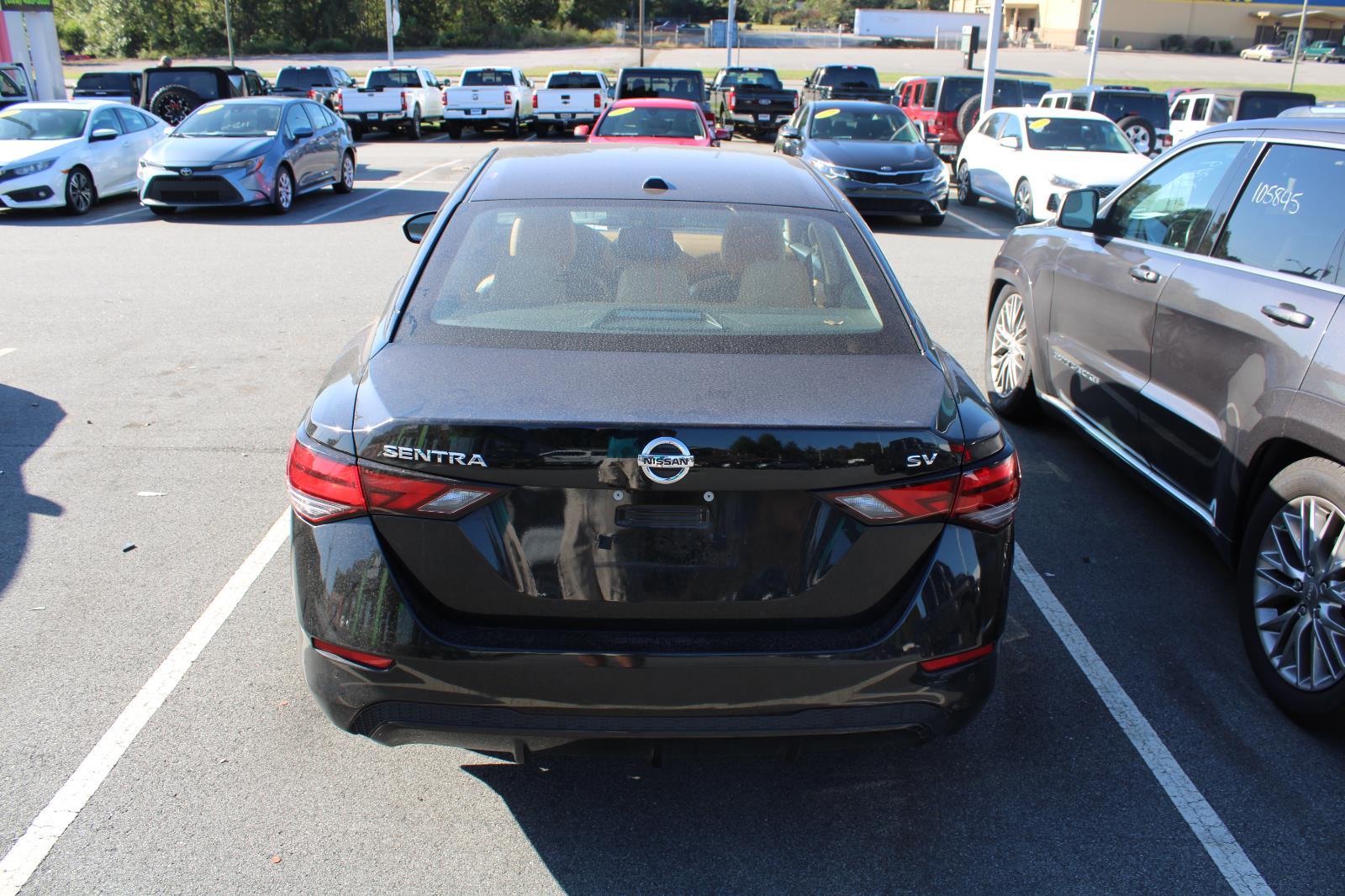 2023 Nissan Sentra SV photo 4