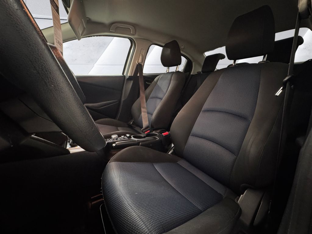 2020 Toyota Yaris L photo 8