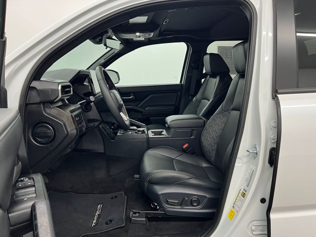 2024 Toyota Tacoma Limited photo 4