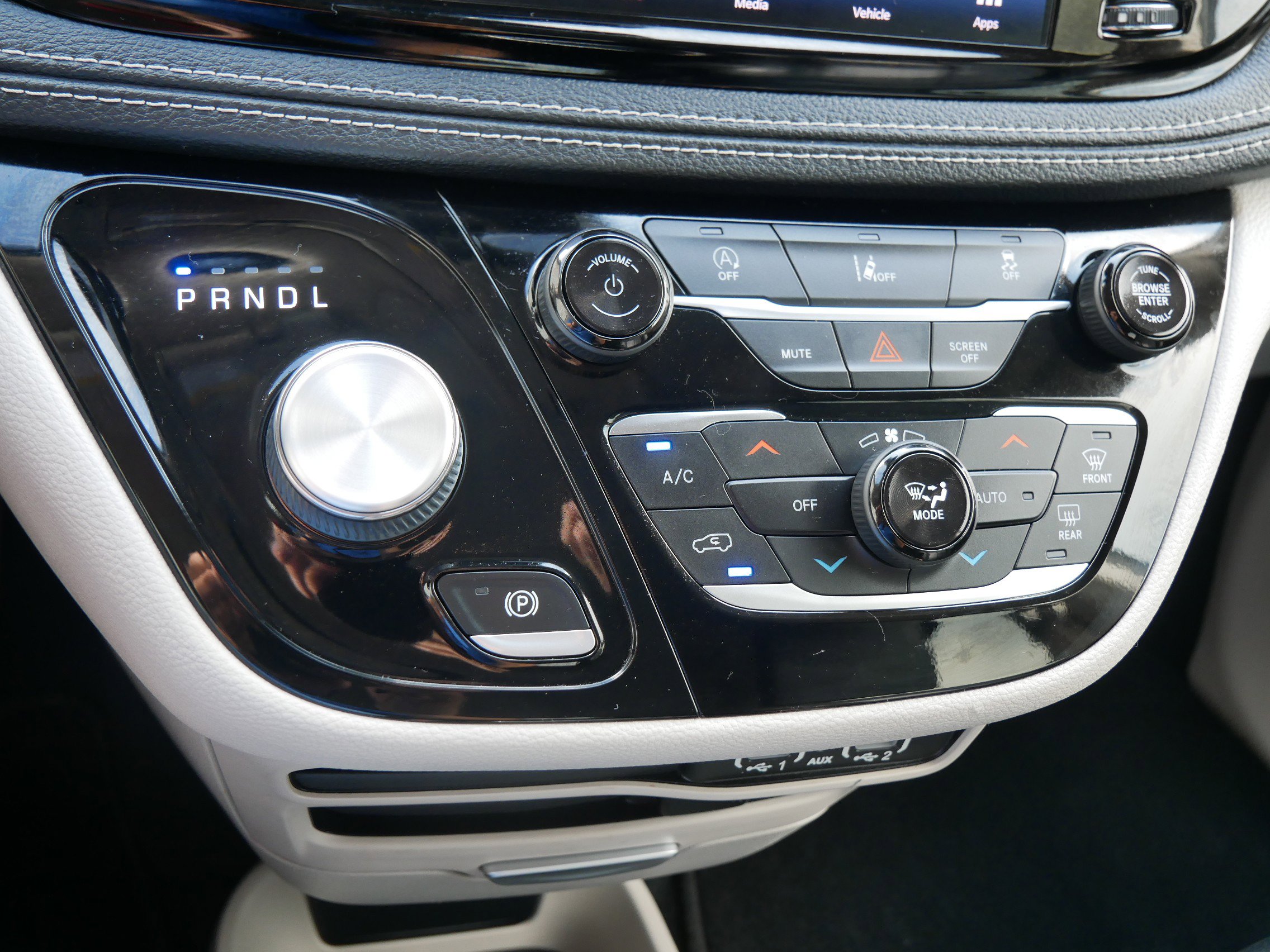 2022 Chrysler Pacifica Touring L photo 21