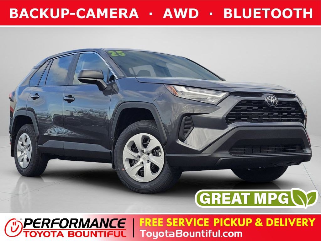 2025 Toyota RAV4 LE's photo