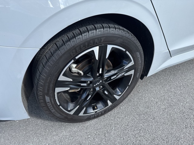 2024 Kia K5 GT-Line photo 9