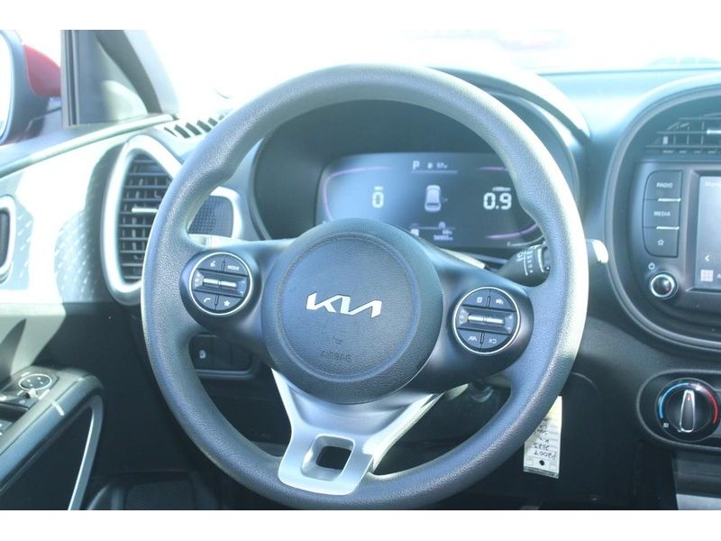 2023 Kia Soul LX photo 13
