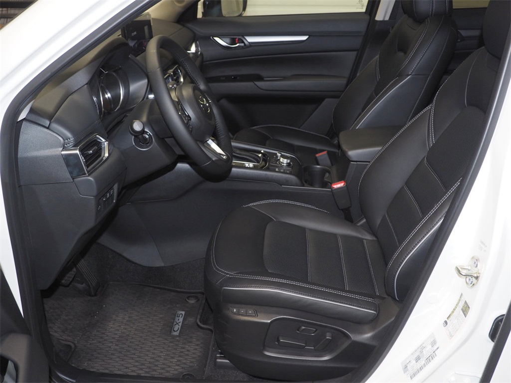 2025 Mazda CX-5 2.5 S Preferred photo 3
