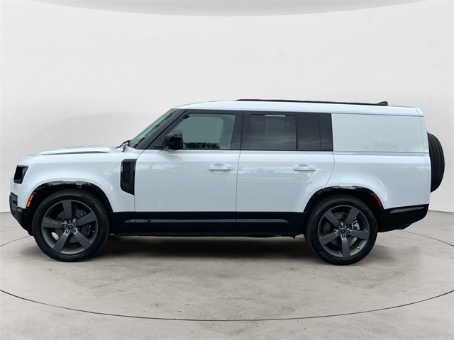 2024 Land Rover Defender 130 Outbound photo 2