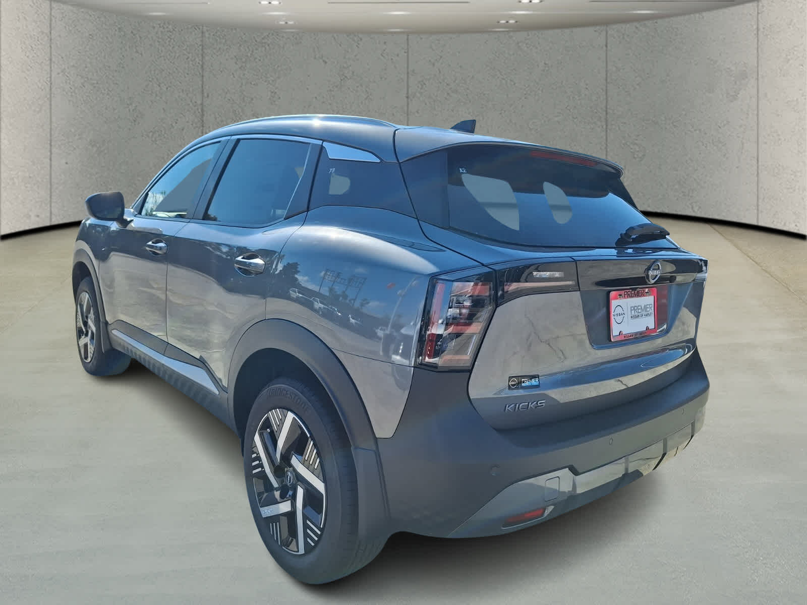 2026 Nissan Kicks SV photo 3