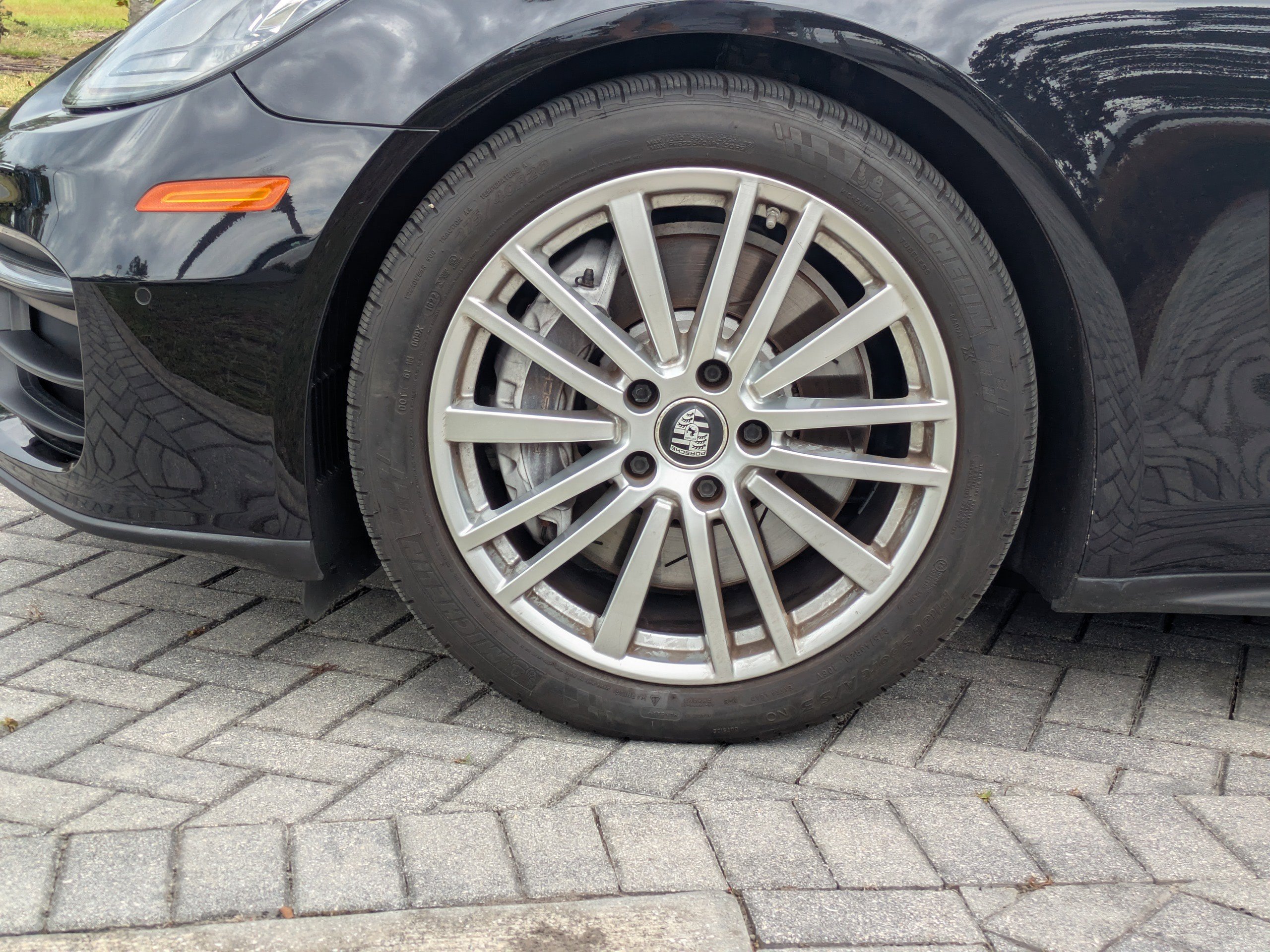 2021 Porsche Panamera 4 photo 2