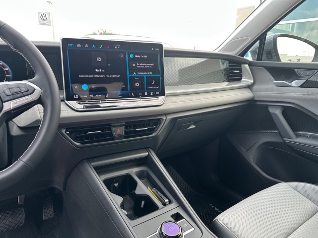 2025 Volkswagen Tiguan SE photo 14