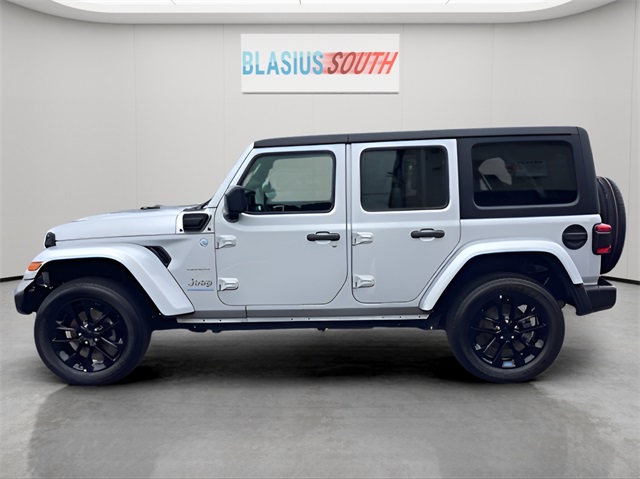 2023 Jeep Wrangler Sahara 4xe photo 5