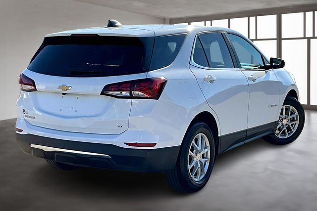 2024 Chevrolet Equinox LT photo 3