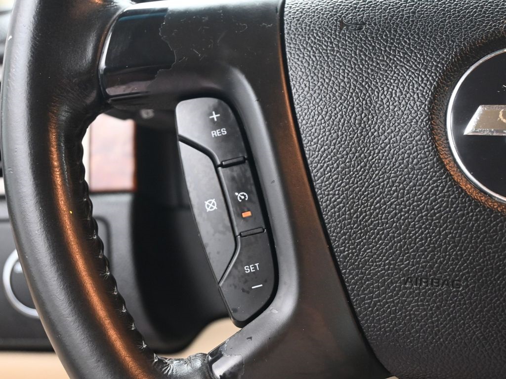 2008 Chevrolet Tahoe Hybrid photo 2