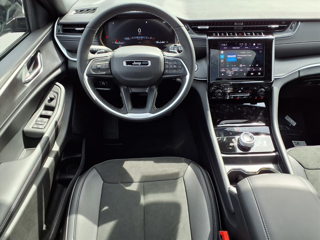 2025 Jeep Grand Cherokee Altitude X photo 3