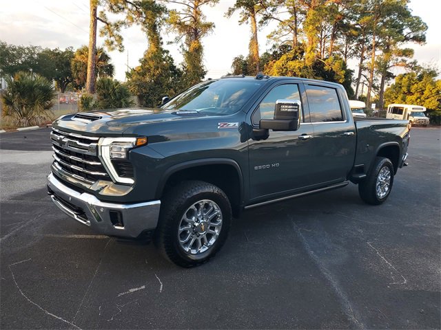 2025 Chevrolet Silverado 2500HD LTZ photo 3