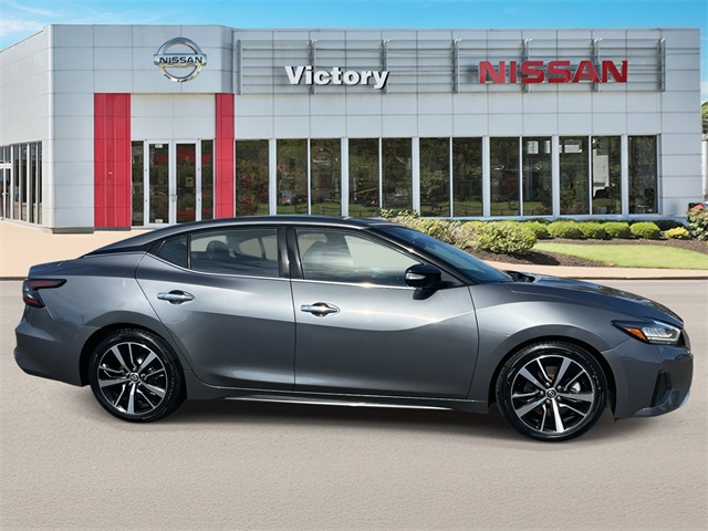 2023 Nissan Maxima SV photo 2