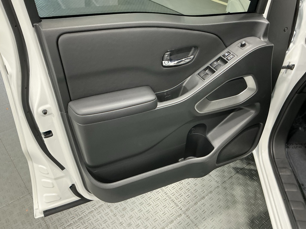 2025 Nissan Frontier SV photo 20