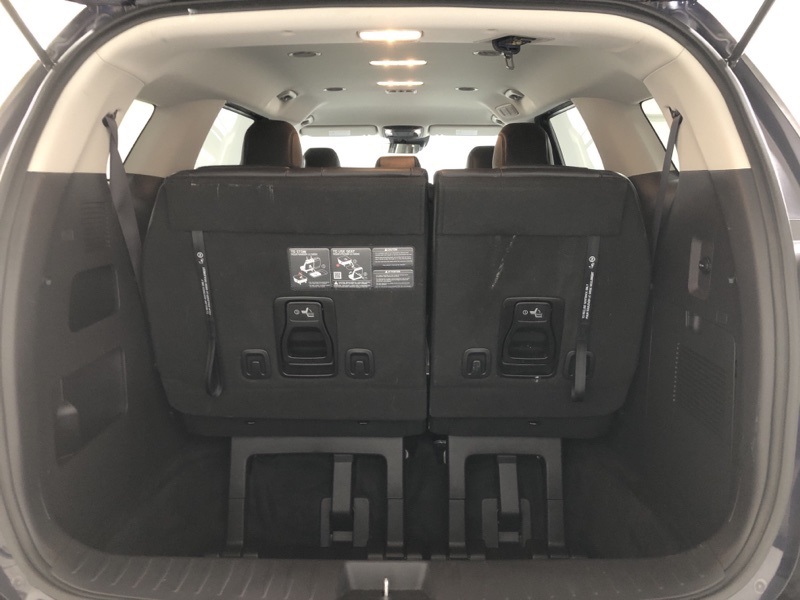 2024 Kia Carnival LX photo 8