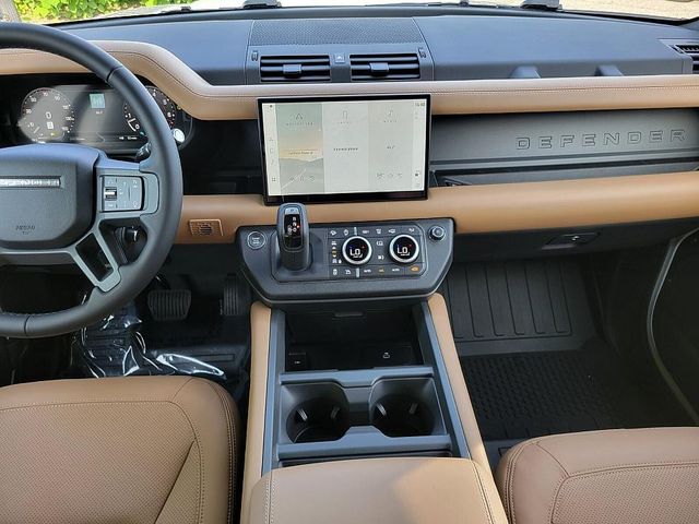 2025 Land Rover Defender 110 X-Dynamic SE photo 13