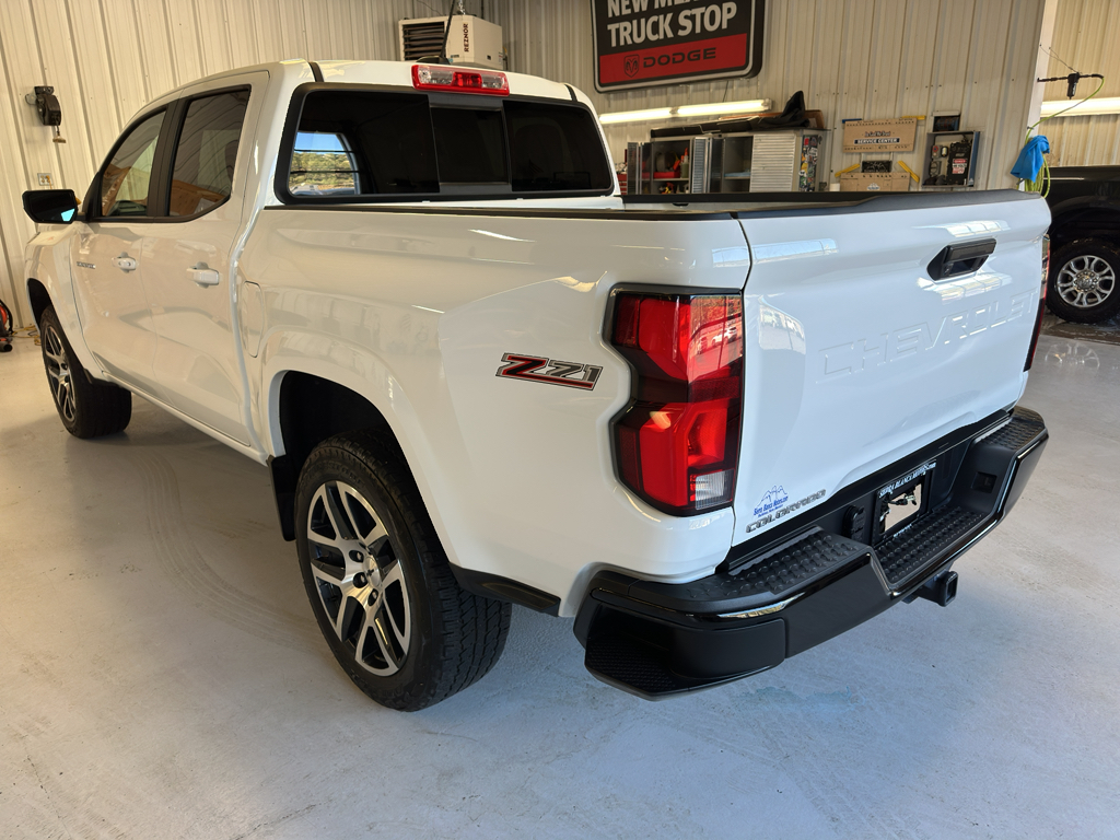 2023 Chevrolet Colorado Z71 photo 7