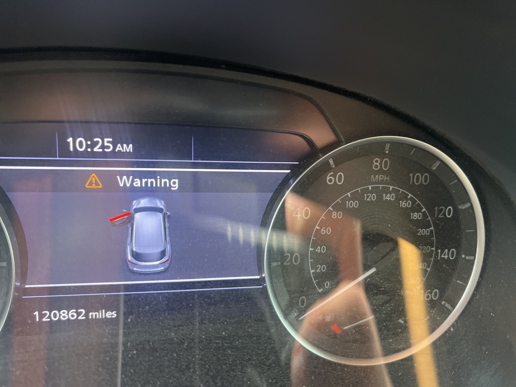 2019 Infiniti QX50 Essential photo 3