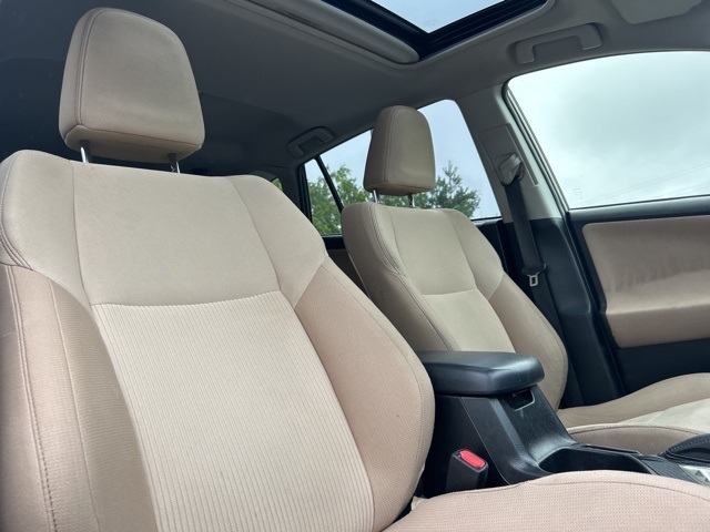 2015 Toyota RAV4 XLE photo 20