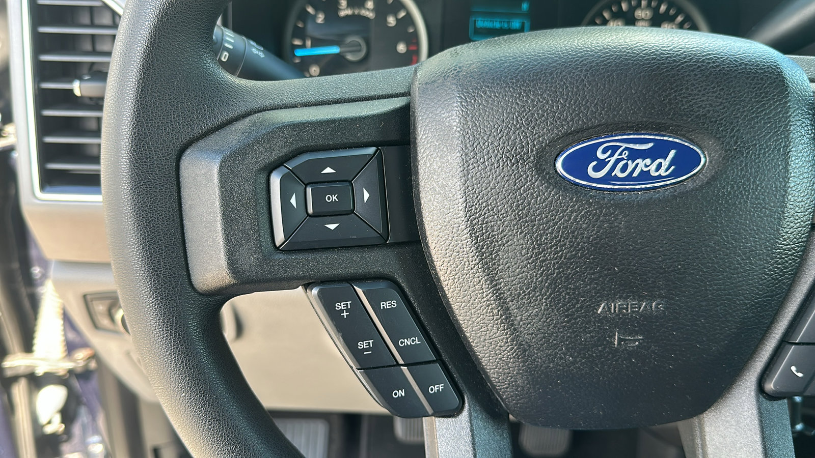 2020 Ford F-150 XLT photo 13