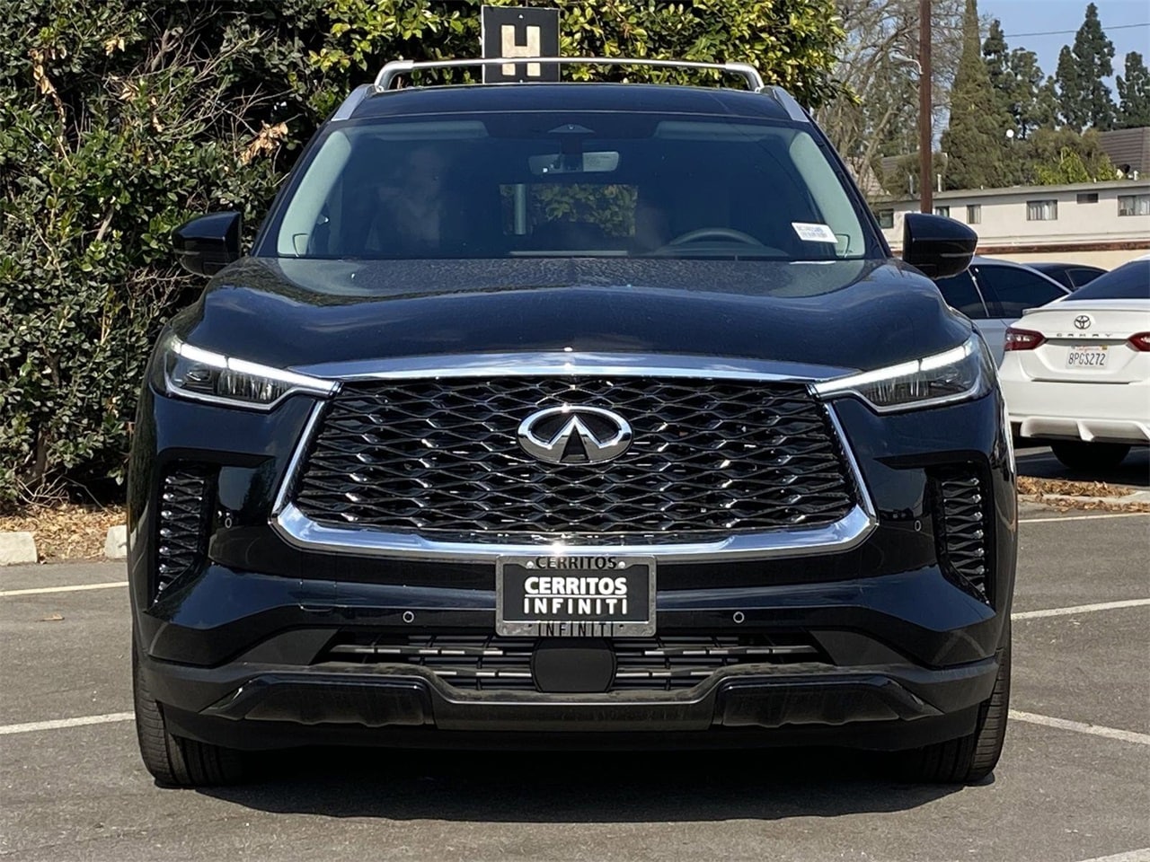 2025 Infiniti QX60 Luxe photo 2