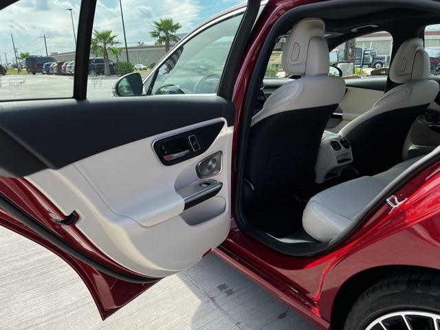 2025 Mercedes Benz C 300 photo 16