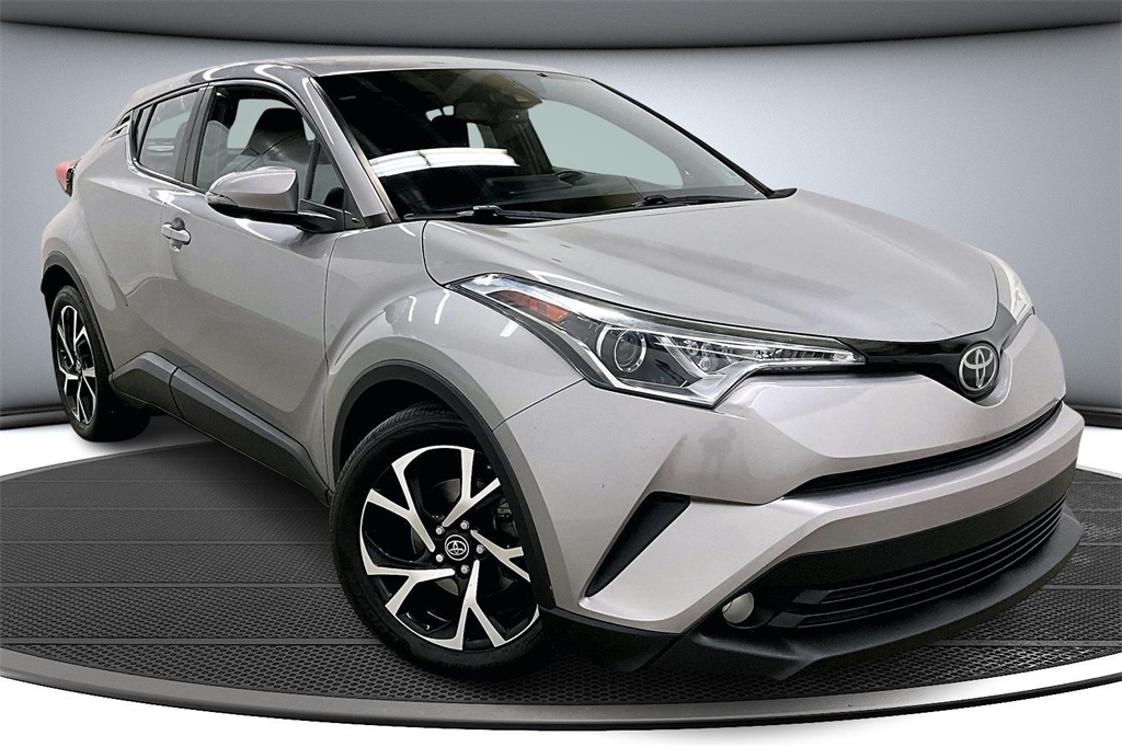 2018 Toyota C-HR XLE Premium's photo