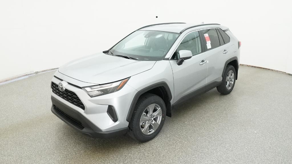 2025 Toyota RAV4 XLE's photo