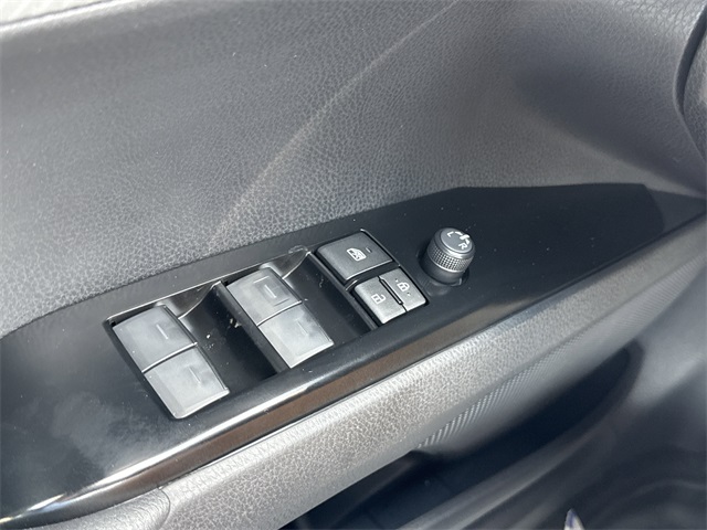 2025 Toyota Camry SE photo 13