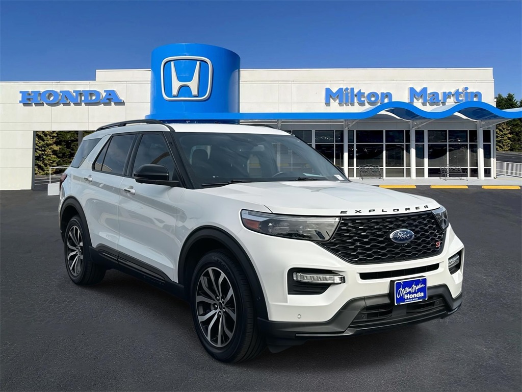 2020 Ford Explorer ST's photo