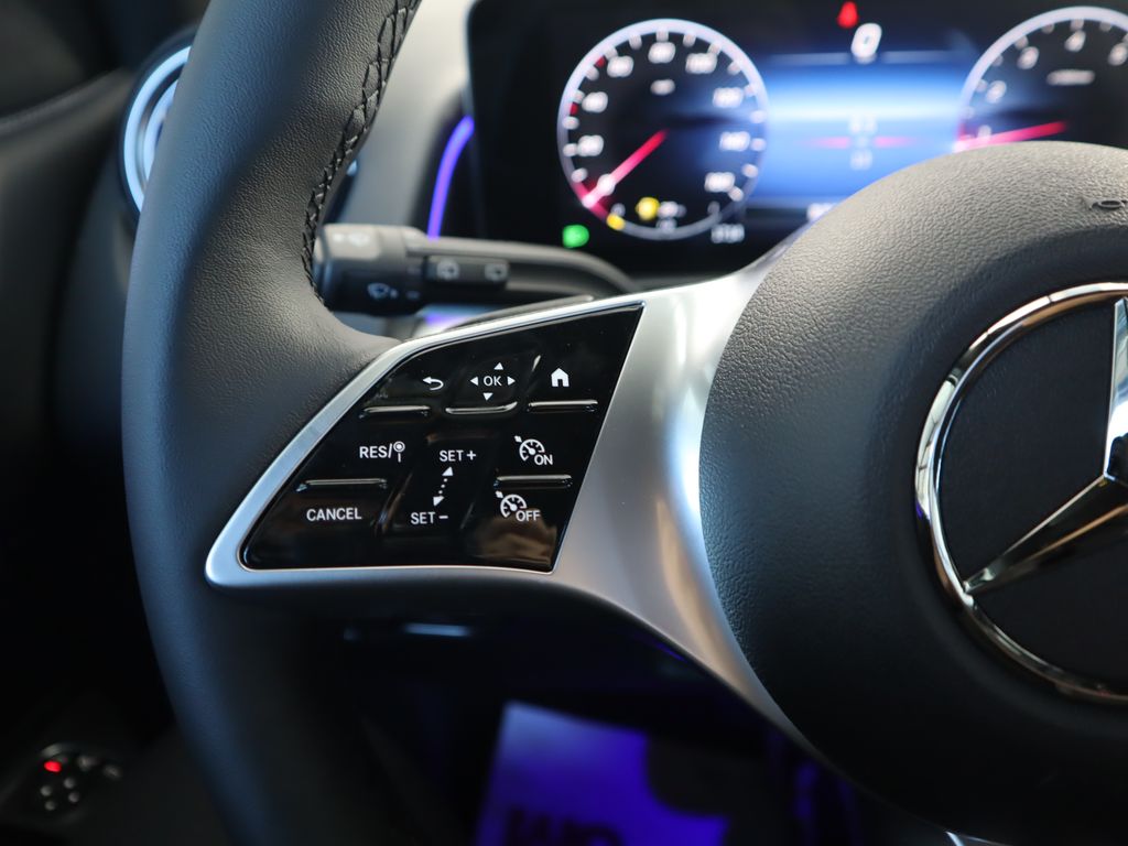 2026 Mercedes Benz GLB 250 photo 12
