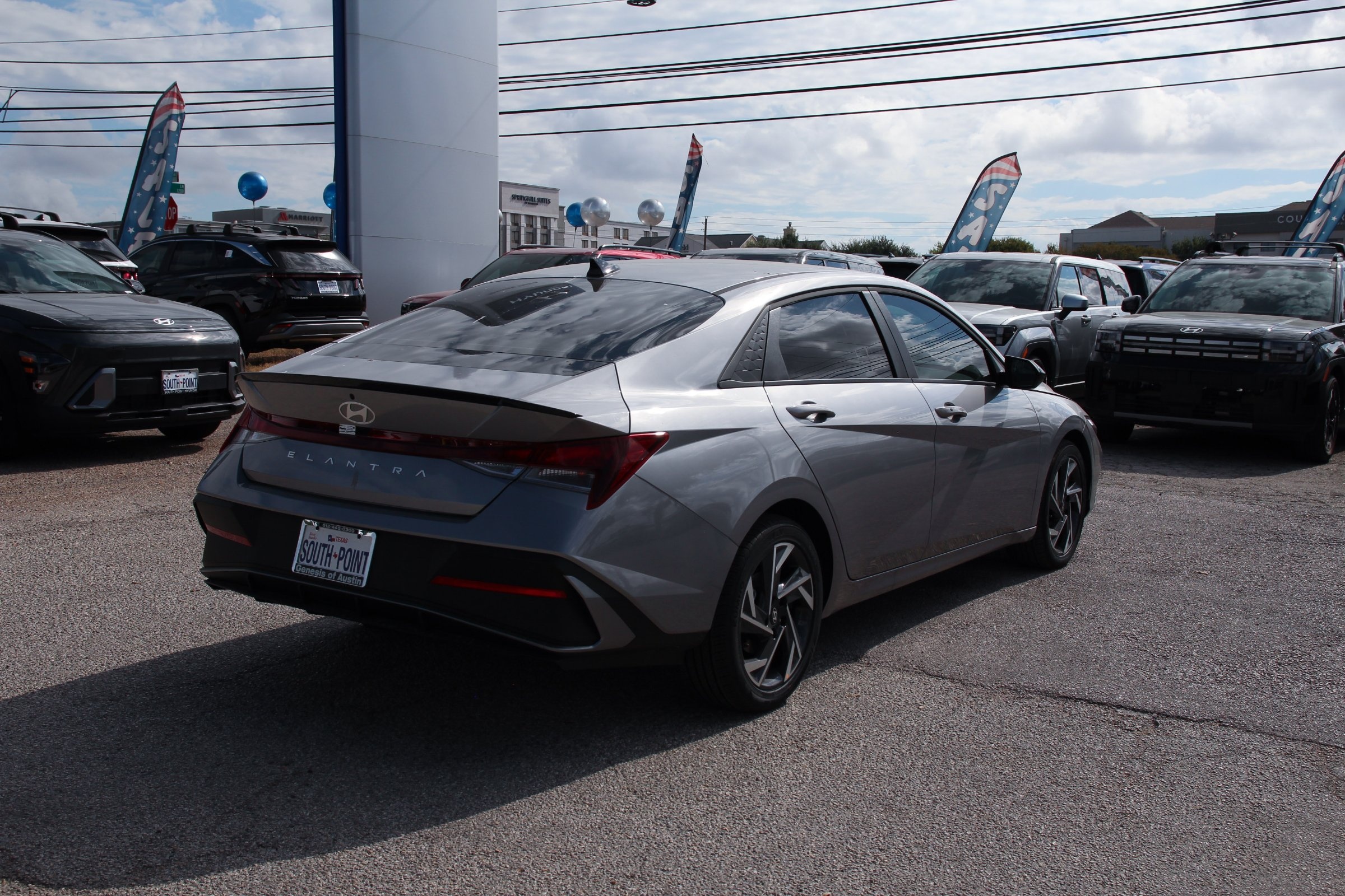 2025 Hyundai Elantra SEL Sport photo 3