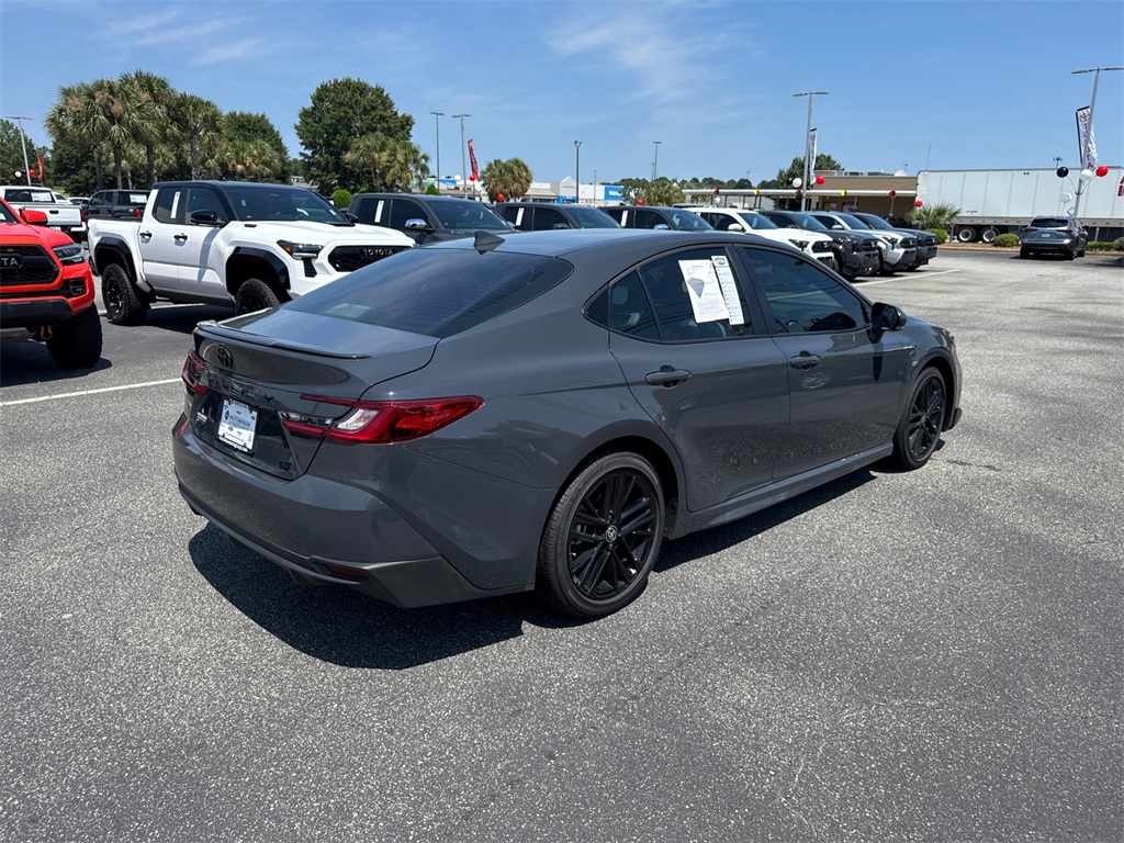 2025 Toyota Camry SE photo 3