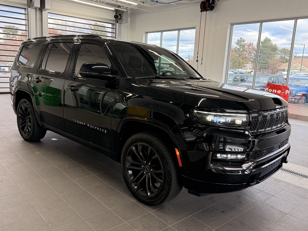 2024 Jeep Grand Wagoneer Series III's photo