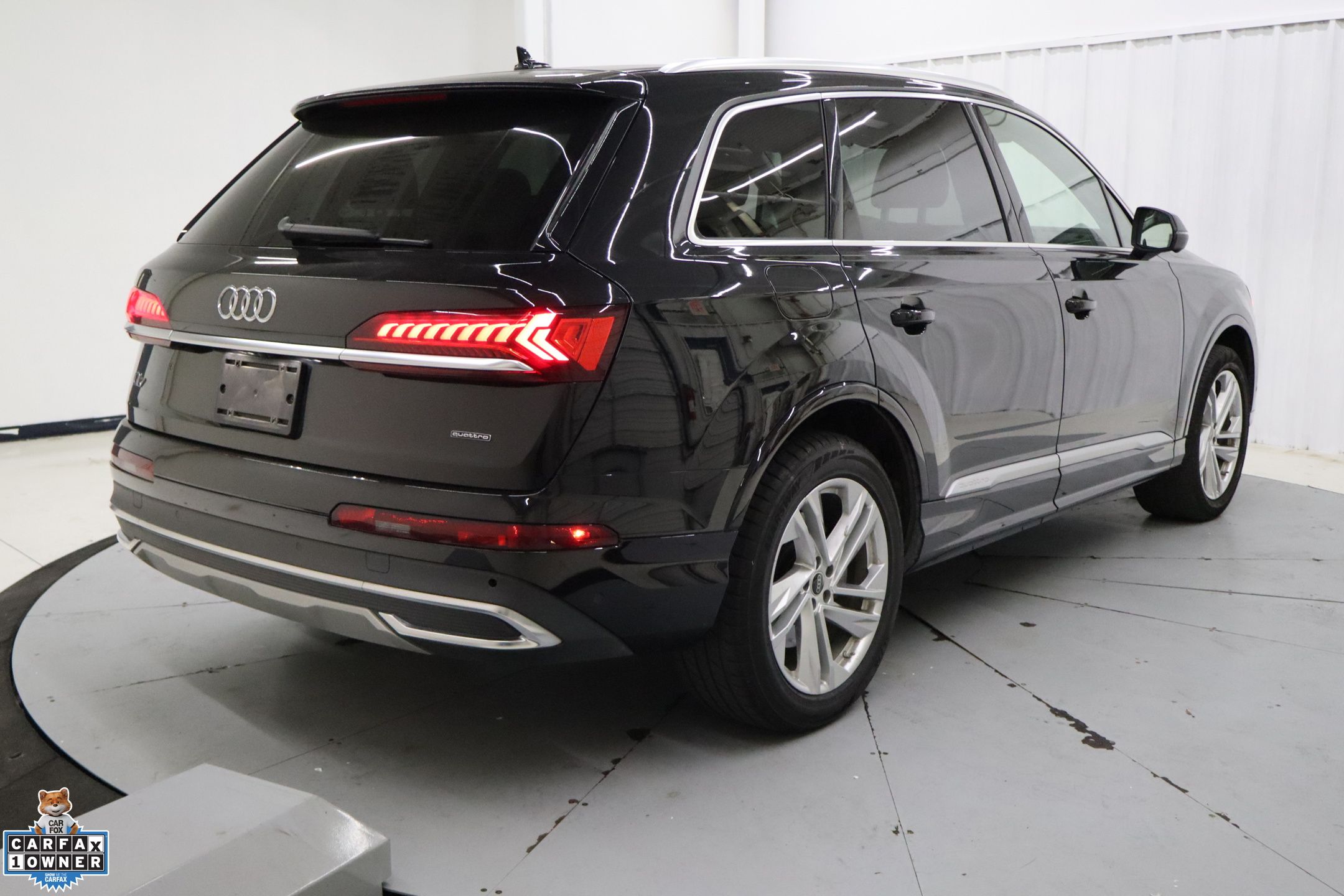 2024 Audi Q7 55 Premium Plus photo 2