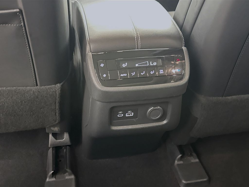 2023 Infiniti QX60 Luxe photo 27
