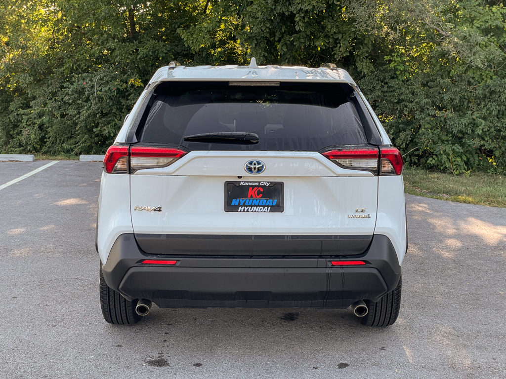 2024 Toyota RAV4 Hybrid LE photo 4