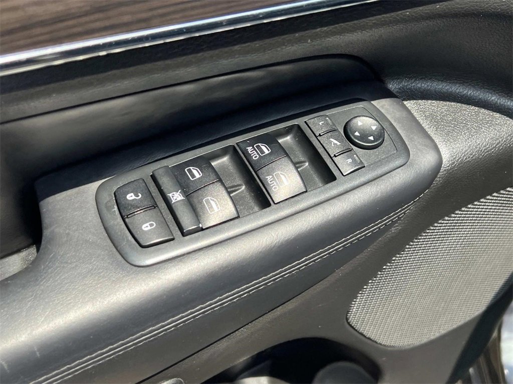 2018 Jeep Grand Cherokee Overland photo 13